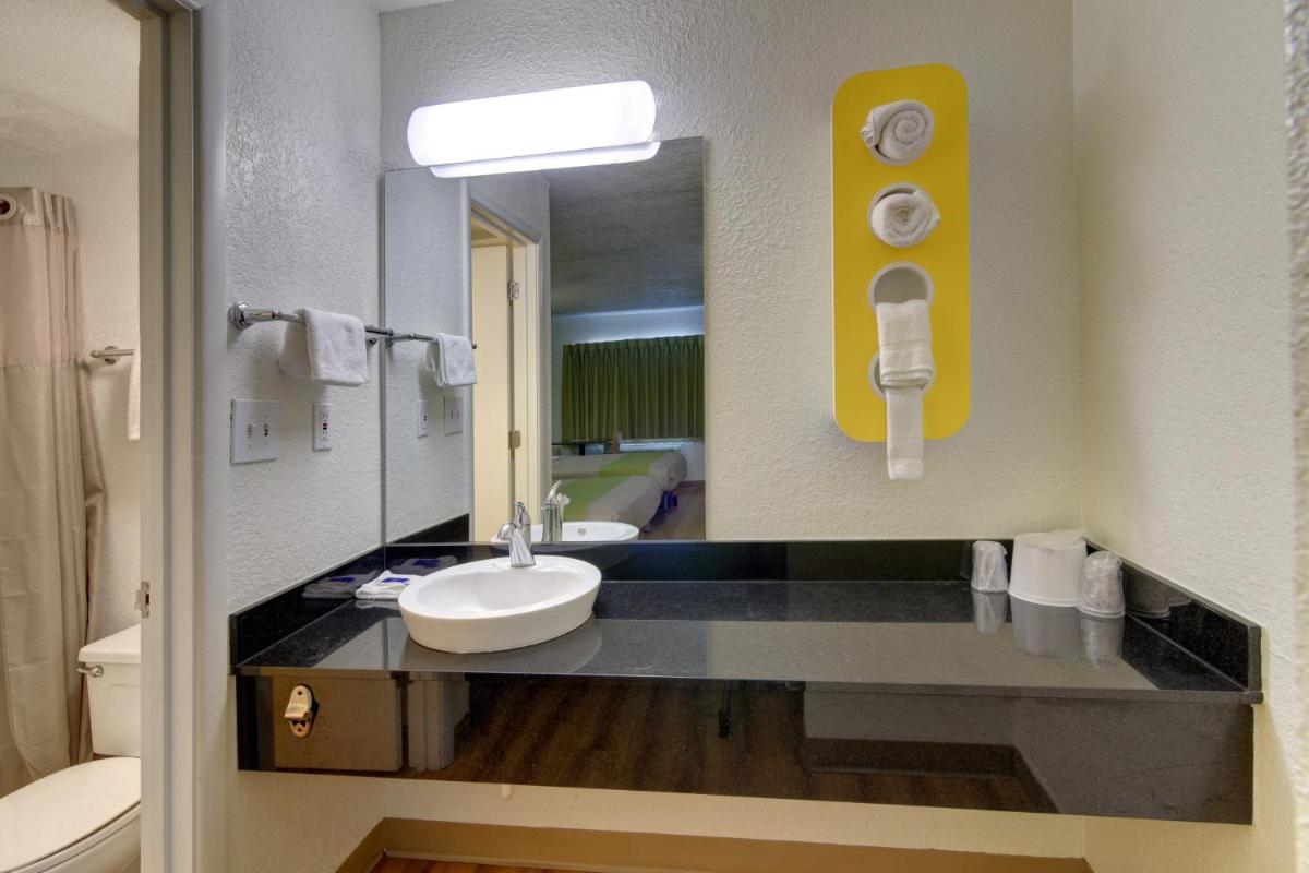 Motel 6-Destin, FL - Housity