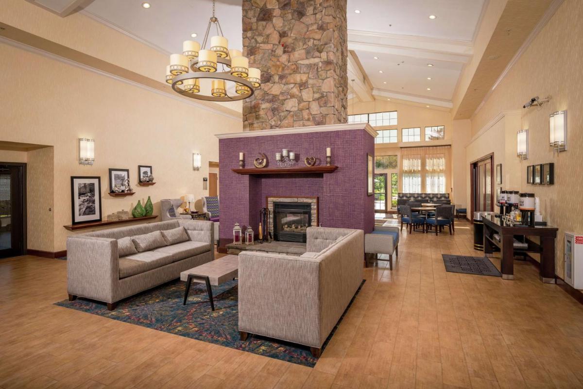 Hampton Inn & Suites Binghamton/Vestal - Housity