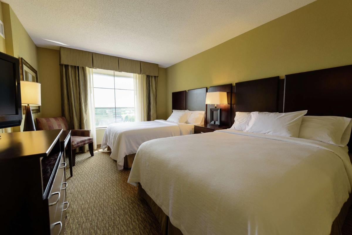 Embassy Suites by Hilton Minneapolis North - Housity