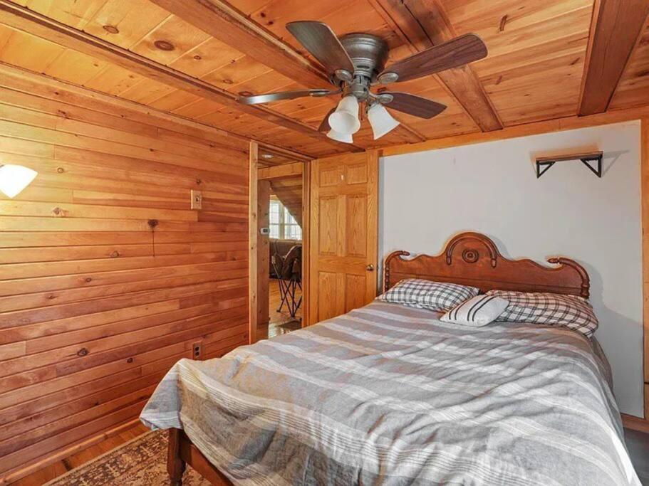 Peaceful Cabin Near Hocking Hill - Housity