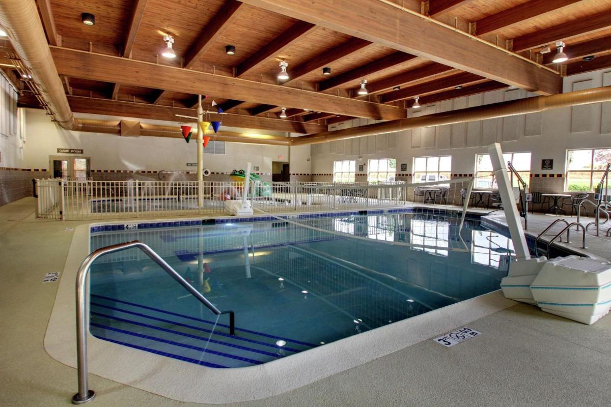Hampton Inn & Suites Chicago/Aurora - Housity