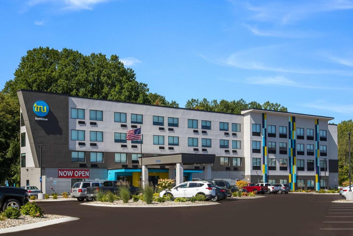 Tru By Hilton Saint Joseph - Housity