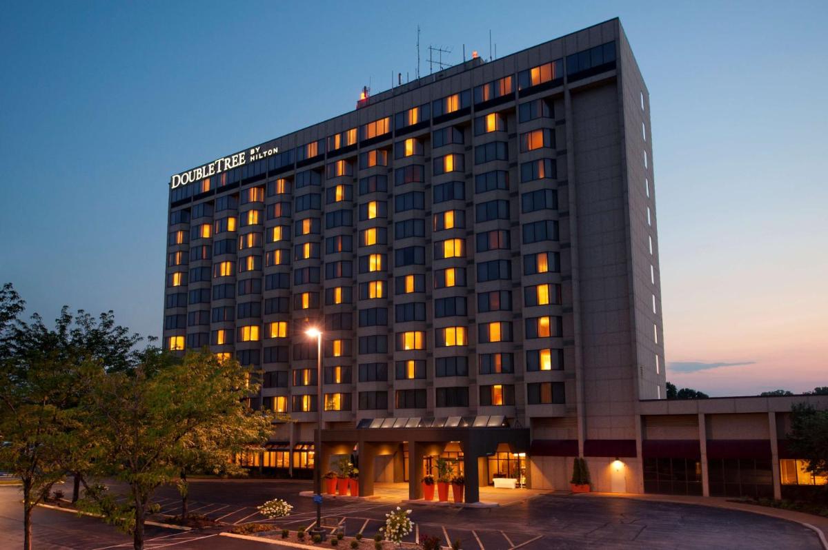 DoubleTree by Hilton Hotel St. Louis - Chesterfield - Housity
