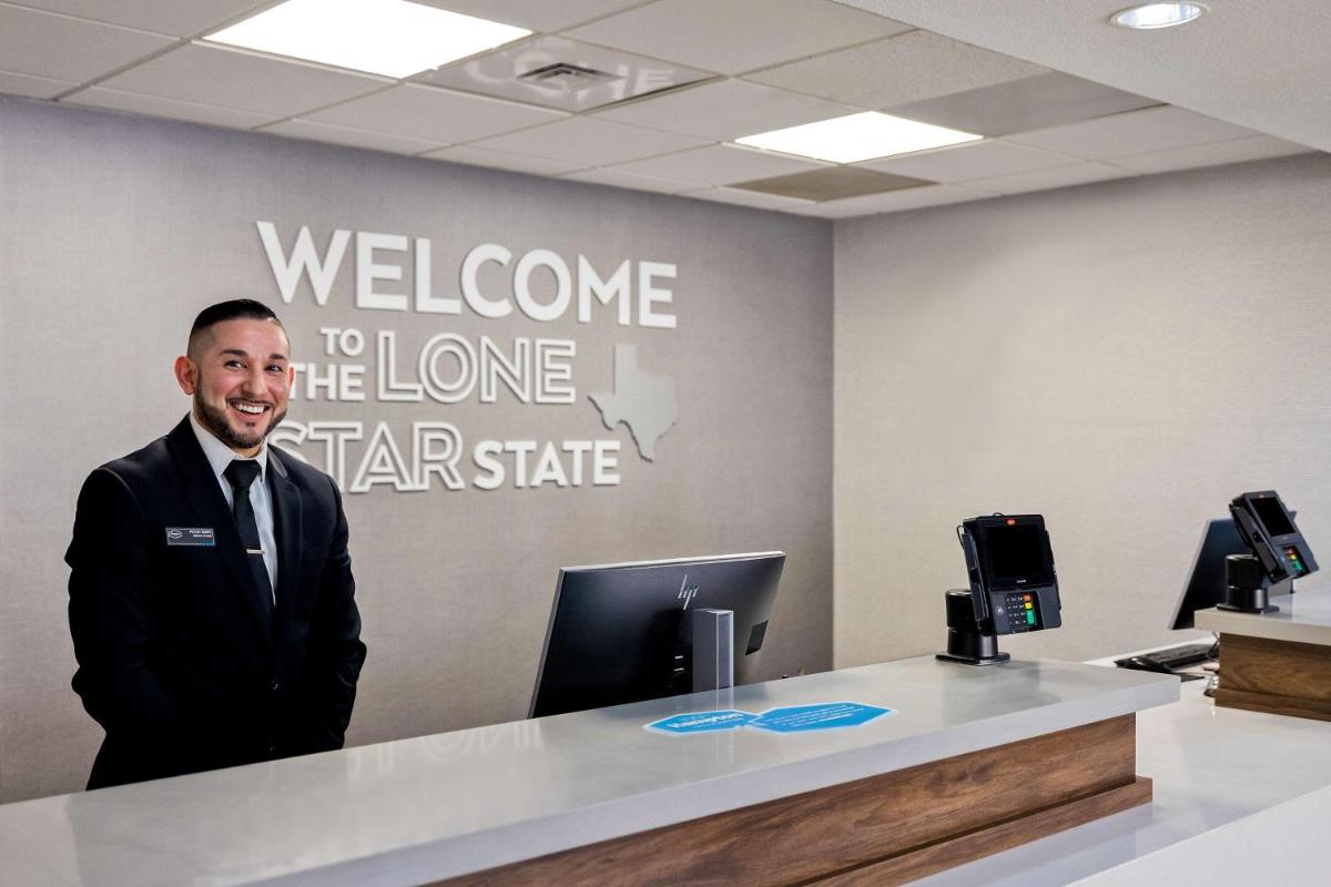 Hampton Inn San Antonio Downtown - Housity