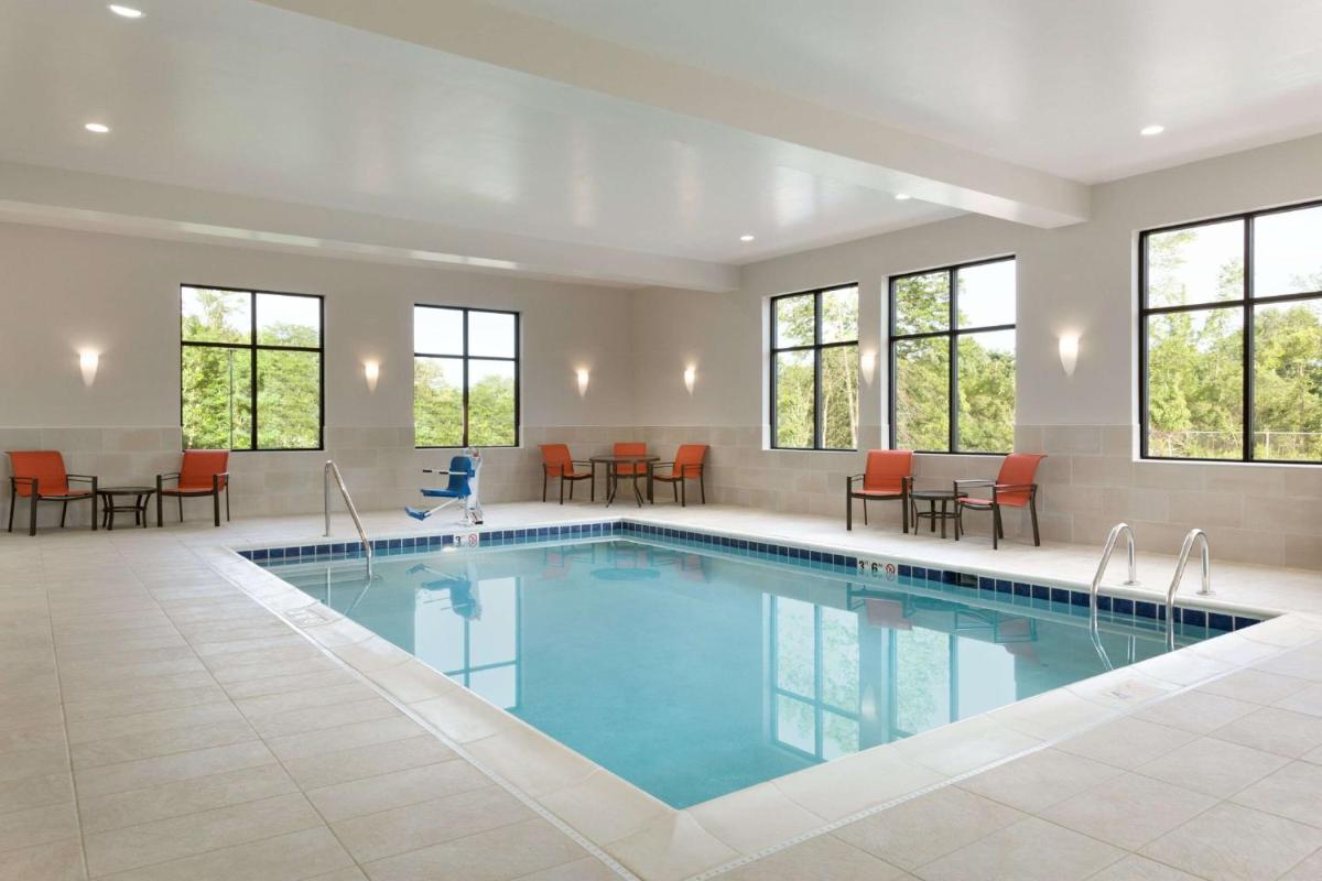 Hampton Inn By Hilton North Olmsted Cleveland Airport - Housity
