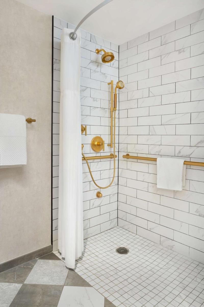 Hilton Pearl River - Housity