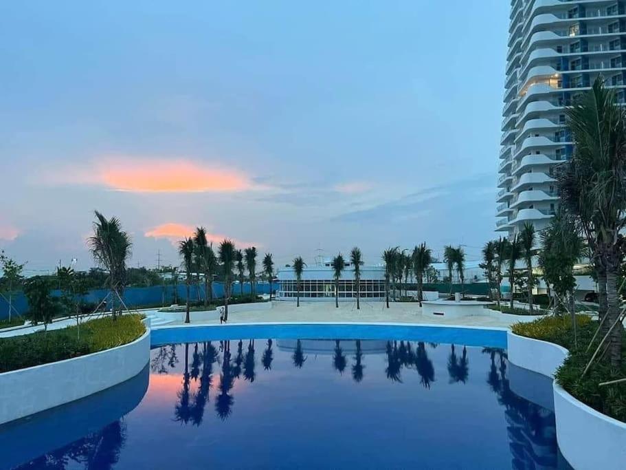 Adjacent Studio (022) - Housity