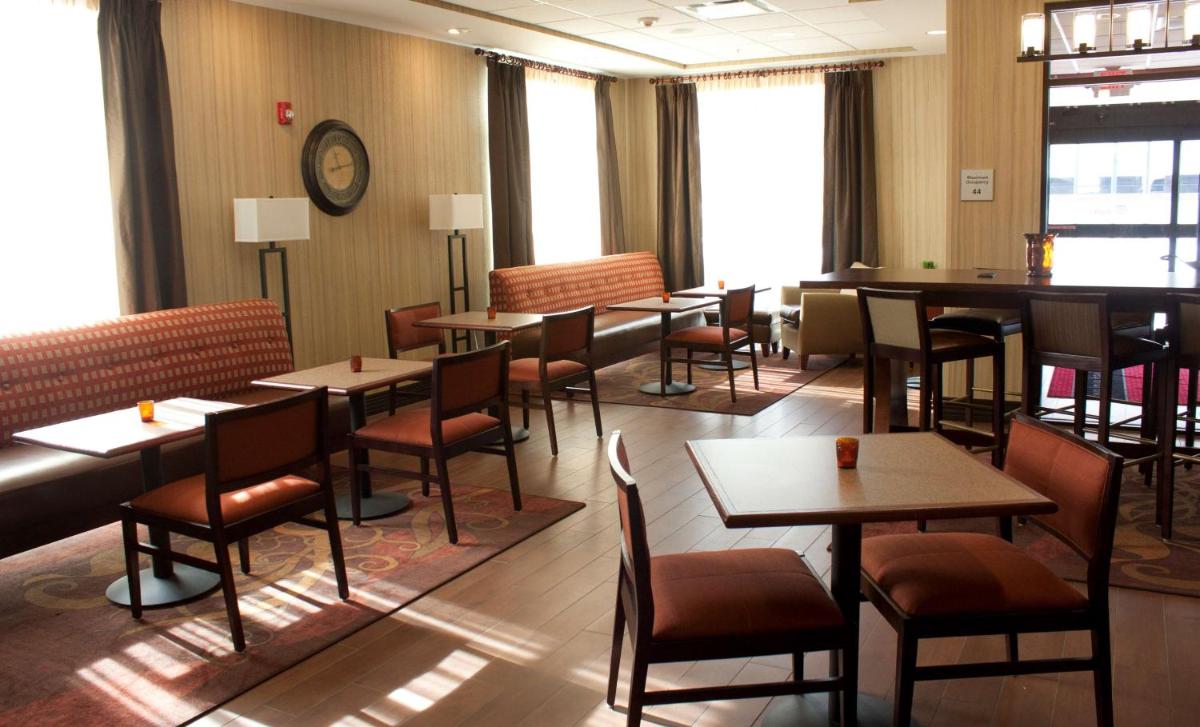 Hampton Inn - Burlington - Housity