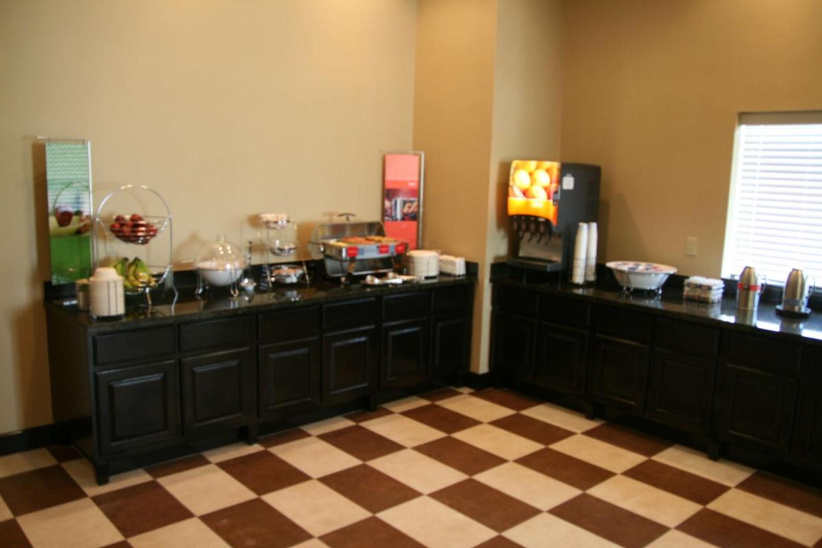 Hampton Inn La Grange - Housity