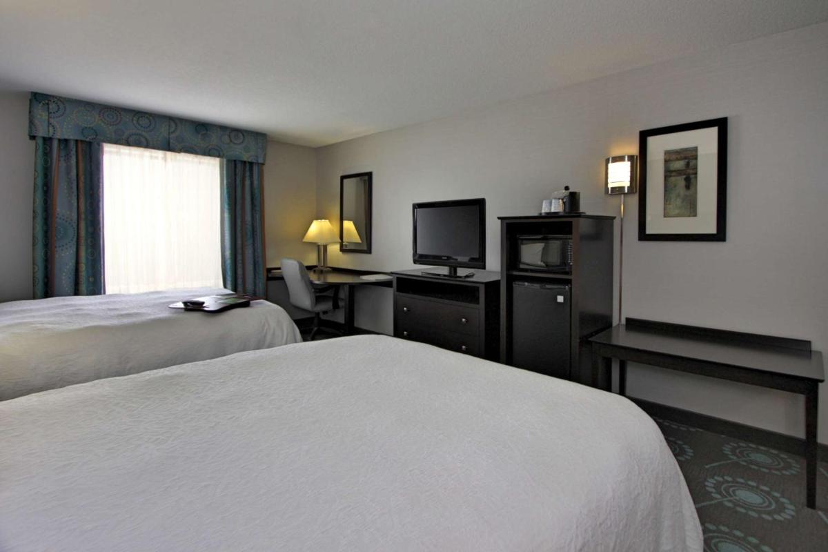 Hampton Inn Defiance - Housity