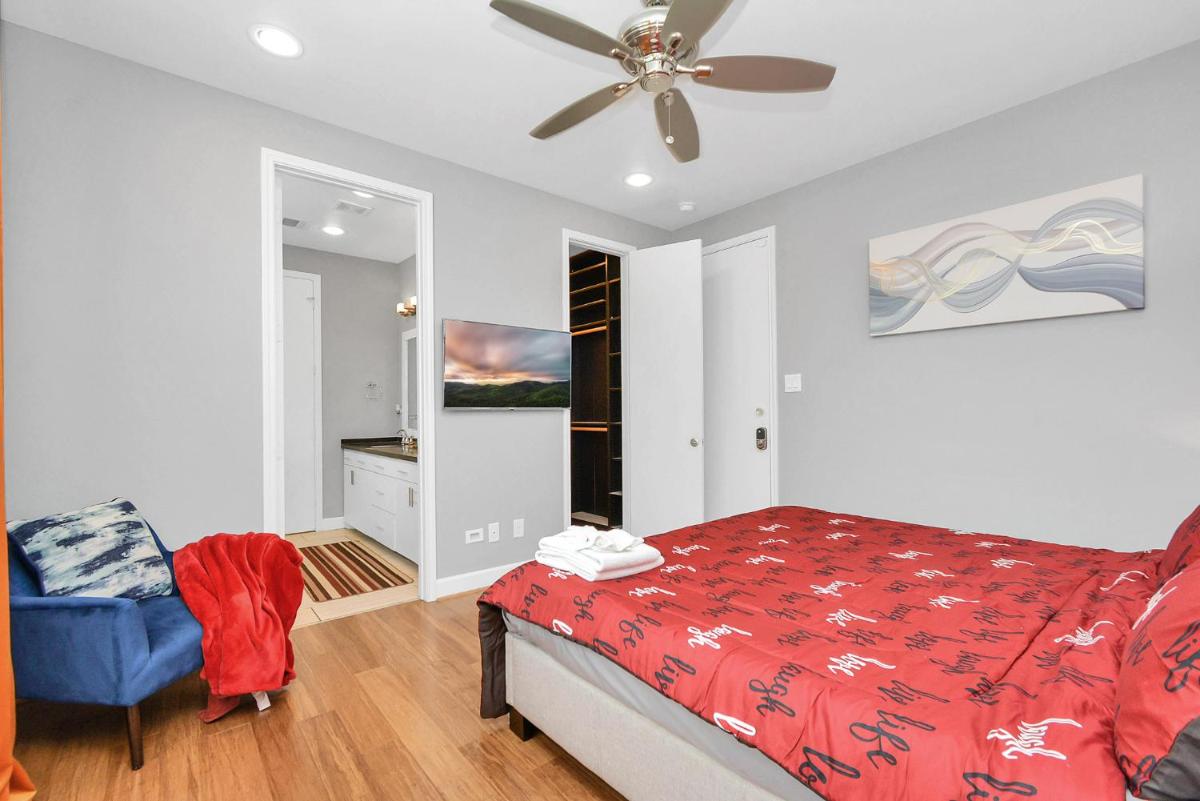 N-E-G SKAI MIDTOWN of HOUSTON - Housity