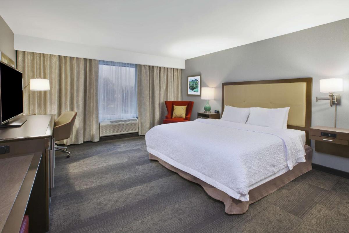 Hampton Inn by Hilton Detroit Dearborn, MI - Housity