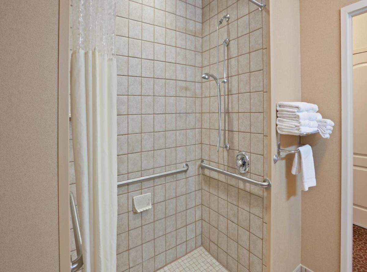 Hampton Inn Kingston - Housity