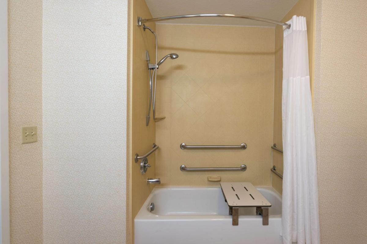Hampton Inn London-North, Ky - Housity