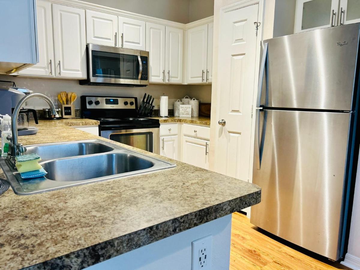 Peaceful pad close to parks and shopping - Housity
