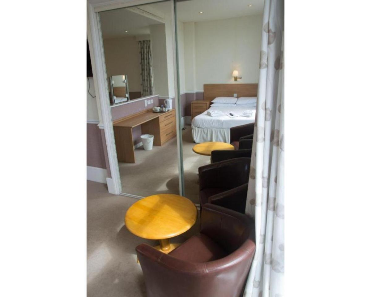 Richmond Hotel - Housity