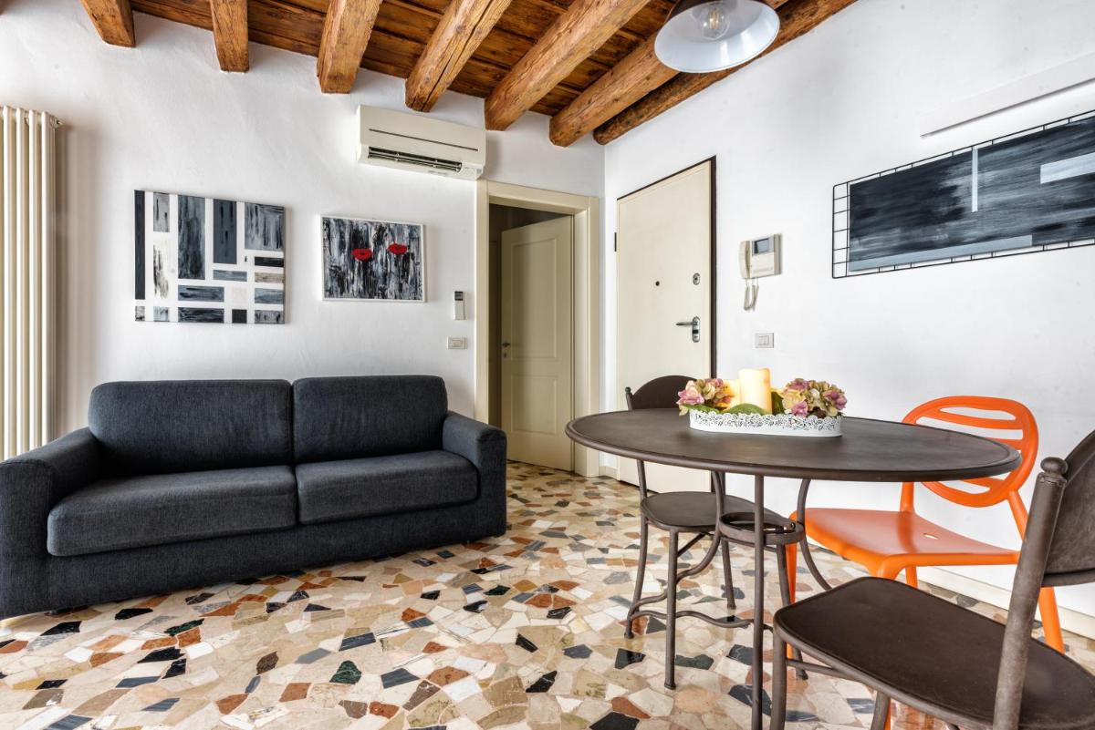 Lovely apartment In Vicenza - Housity