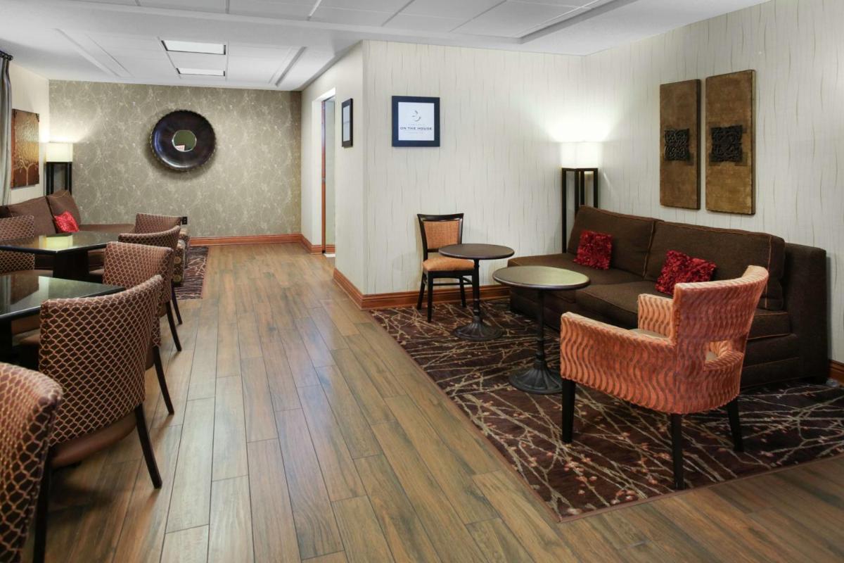 Hampton Inn Portage - Housity