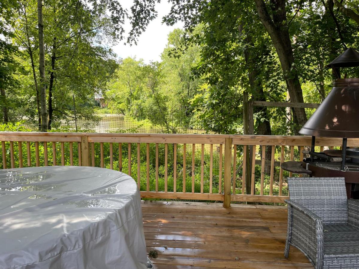 Creekside Fantasy Inn - Housity