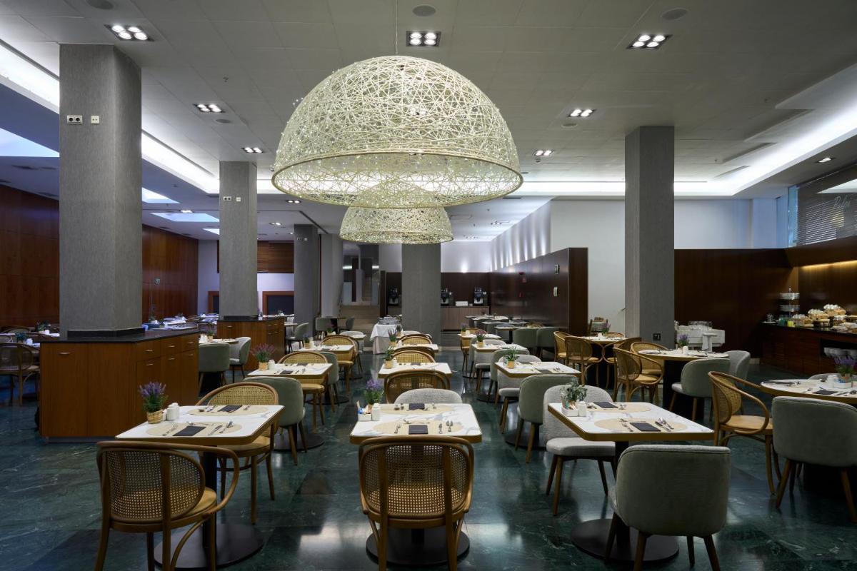 Un restaurante o sitio para comer en Catalonia Ramblas 4* Sup