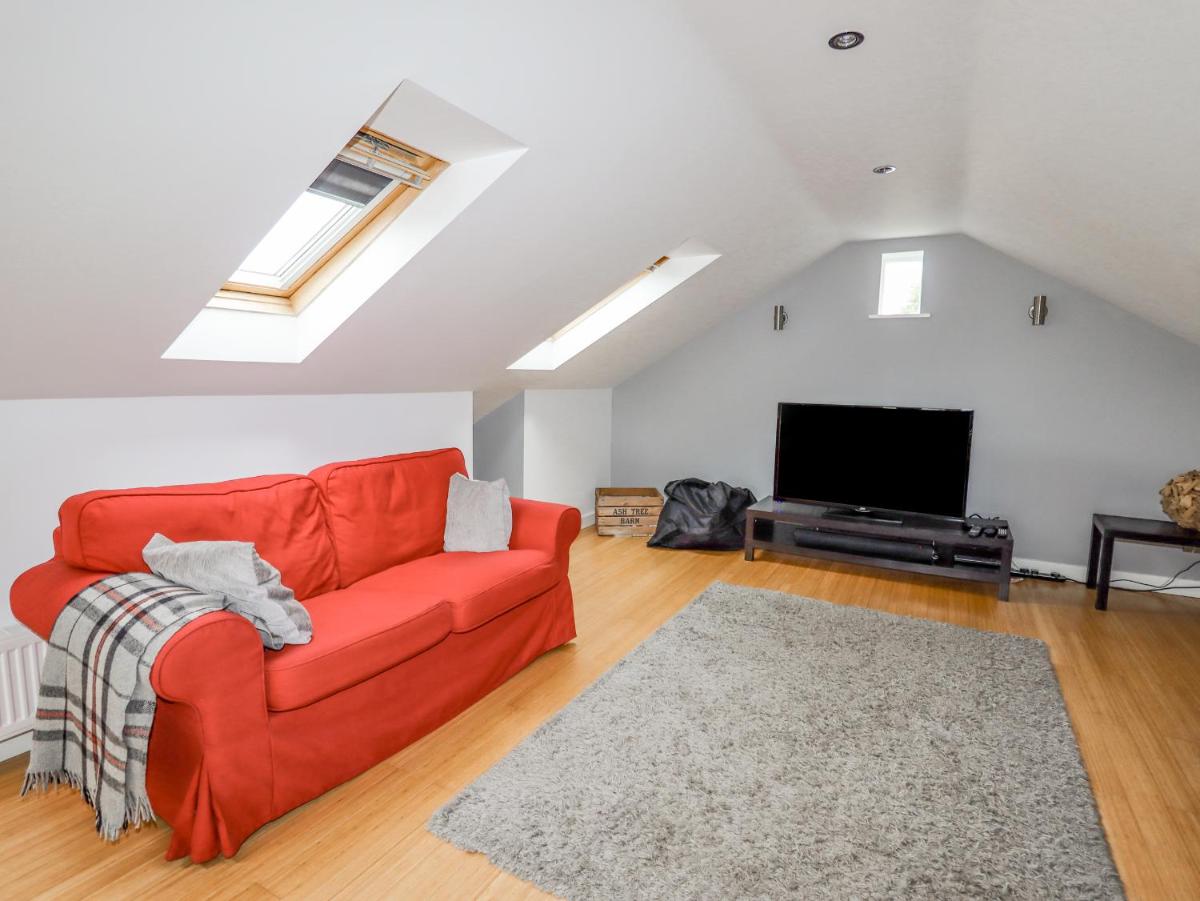 Ash Tree Barn - Housity