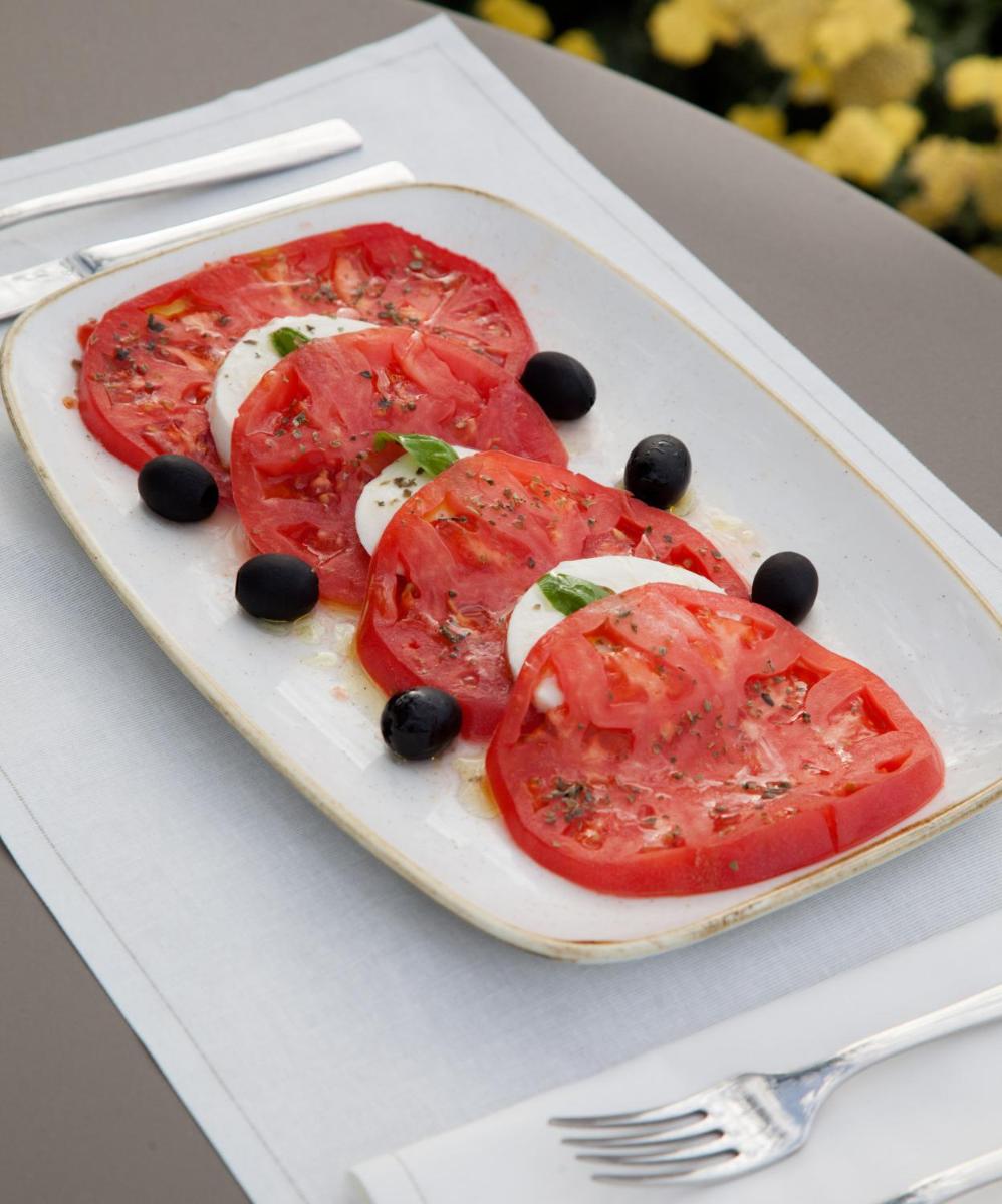 Comida en o cerca de este hotel