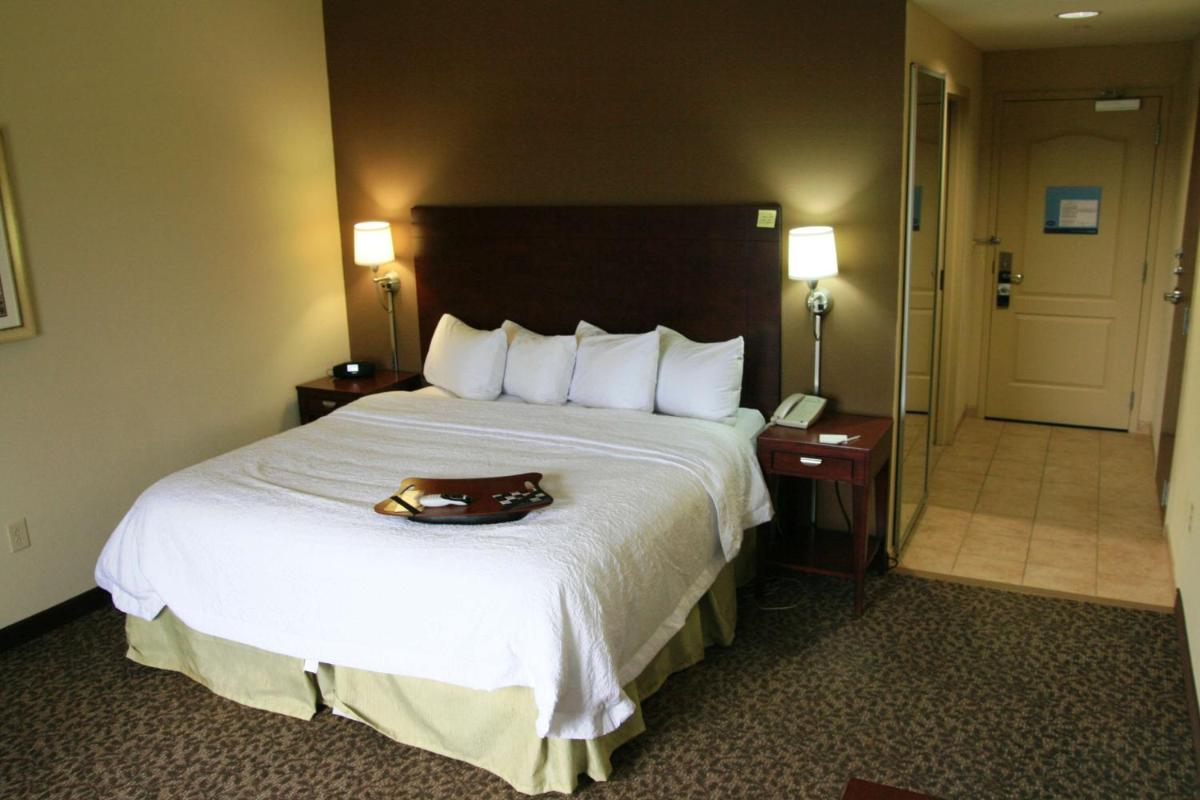 Hampton Inn & Suites West Point - Housity