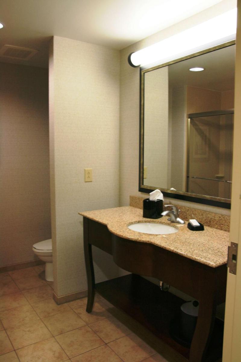 Hampton Inn & Suites West Point - Housity