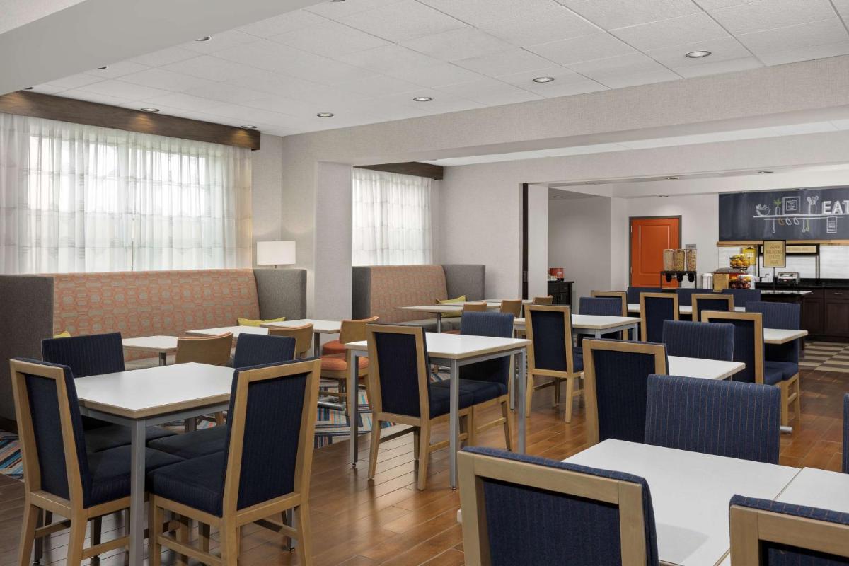Hampton Inn Augusta - Housity