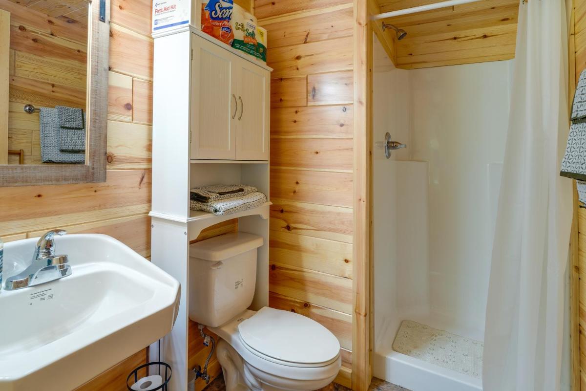 Marlinton Cabin Rental with Greenbrier River Access! - Housity