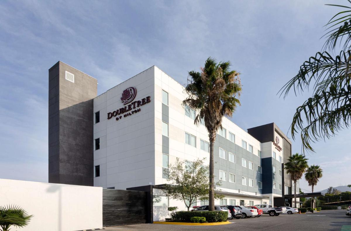 DoubleTree by Hilton Queretaro - Housity