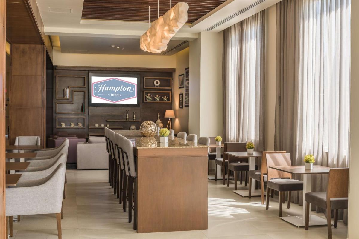 Hampton Inn & Suites by Hilton Salamanca Bajio - Housity