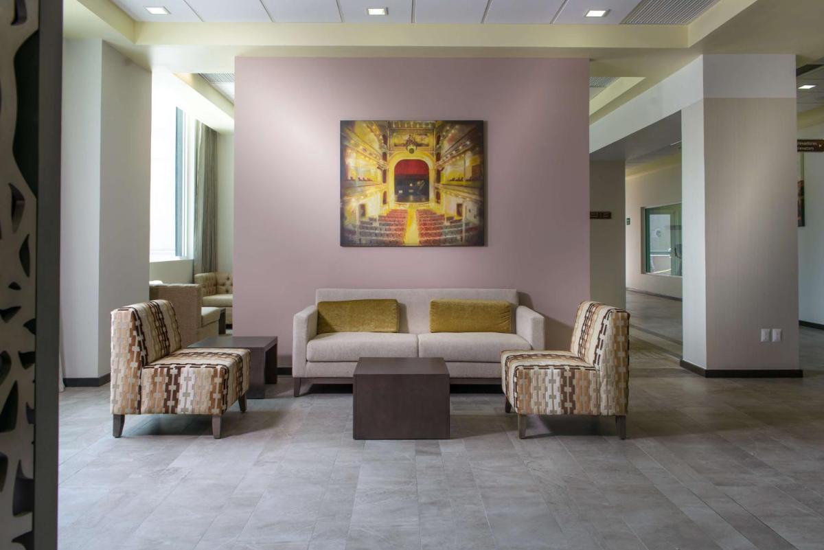 Hampton Inn Zacatecas - Housity