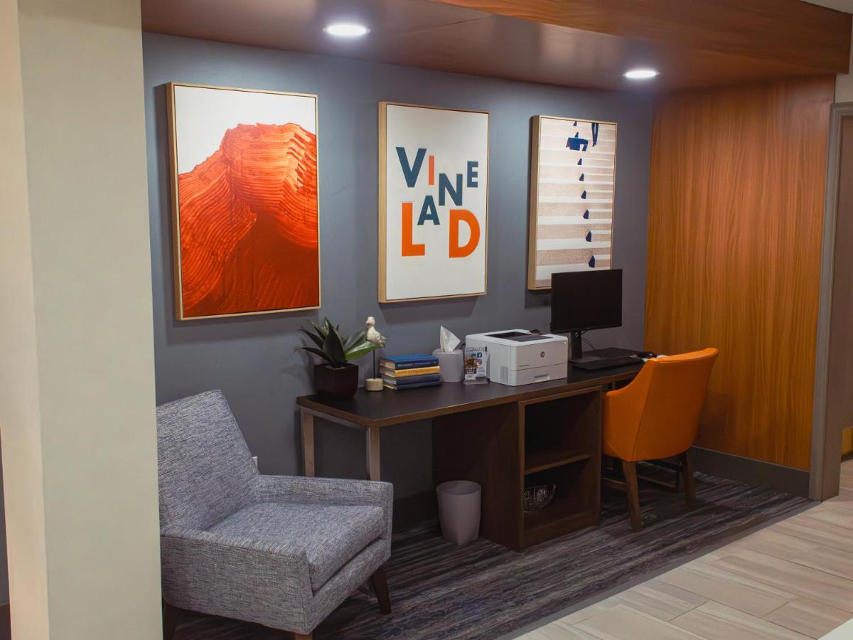 Holiday Inn Express Hotel & Suites Vineland Millville, an IHG Hotel - Housity
