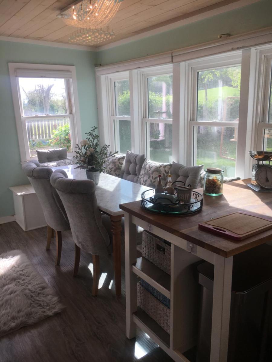 Historic 1850 Log Cabin - Housity