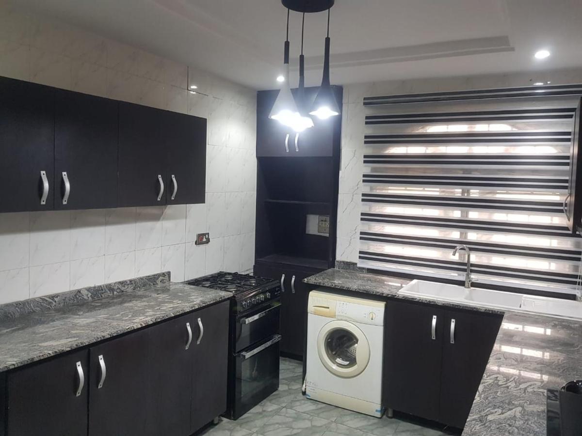 3JD Lavishly Furnished 3-Bed Apt - Housity