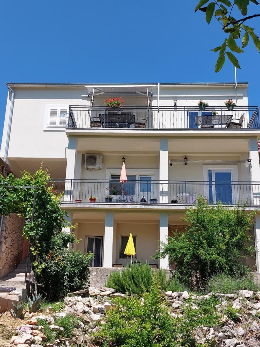 Gold Apartments - Hizvo