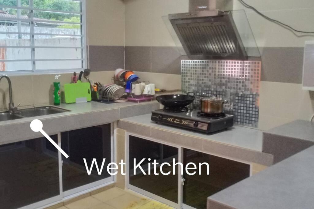 Sakura Homestay 4 bedrooms 14pax- Eaton Hills Padang Kerbau Miri - Housity