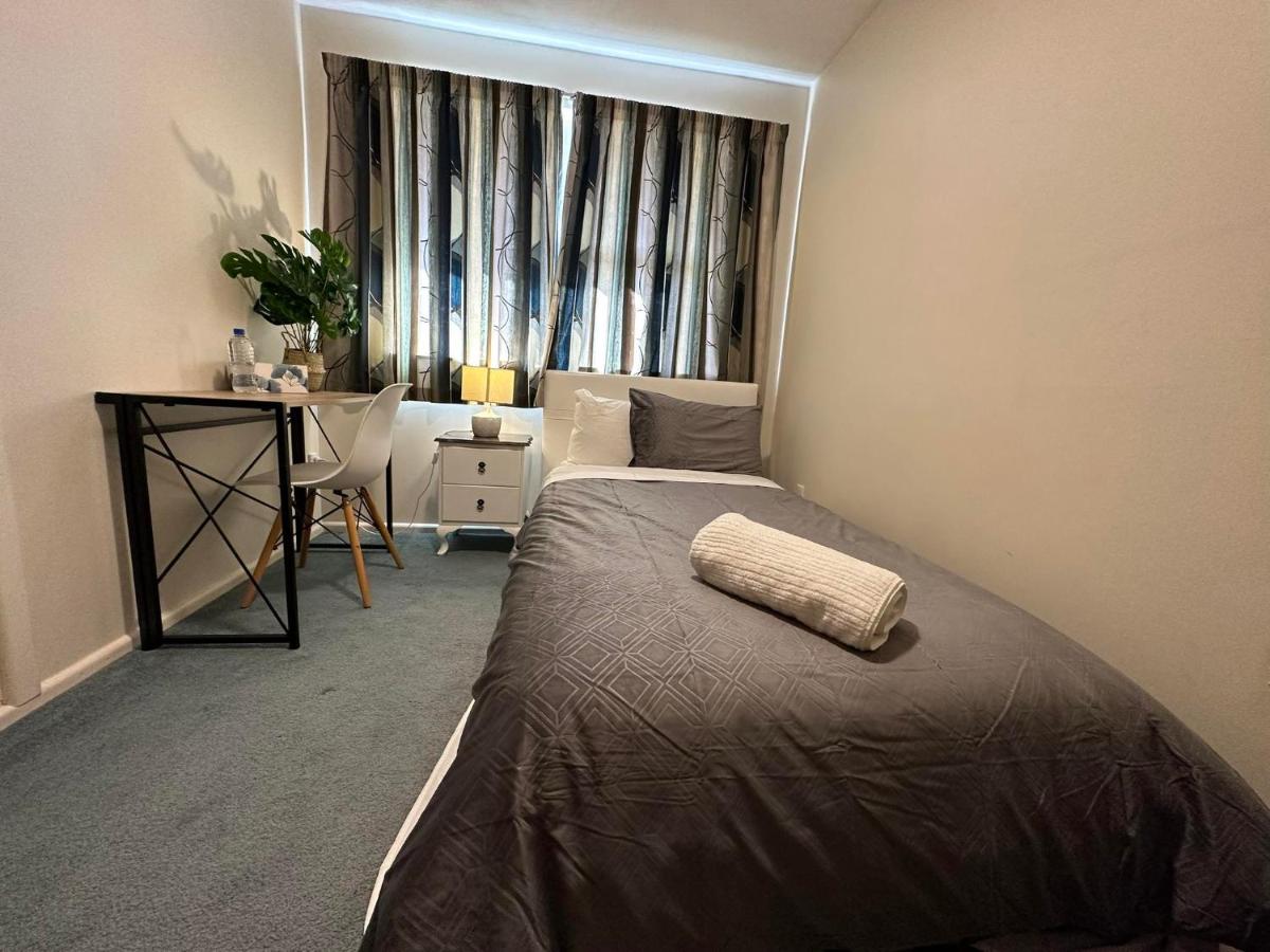 The Airport Homestay House - Housity