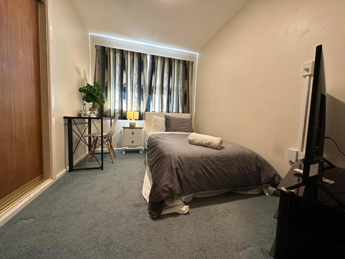 The Airport Homestay House - Housity