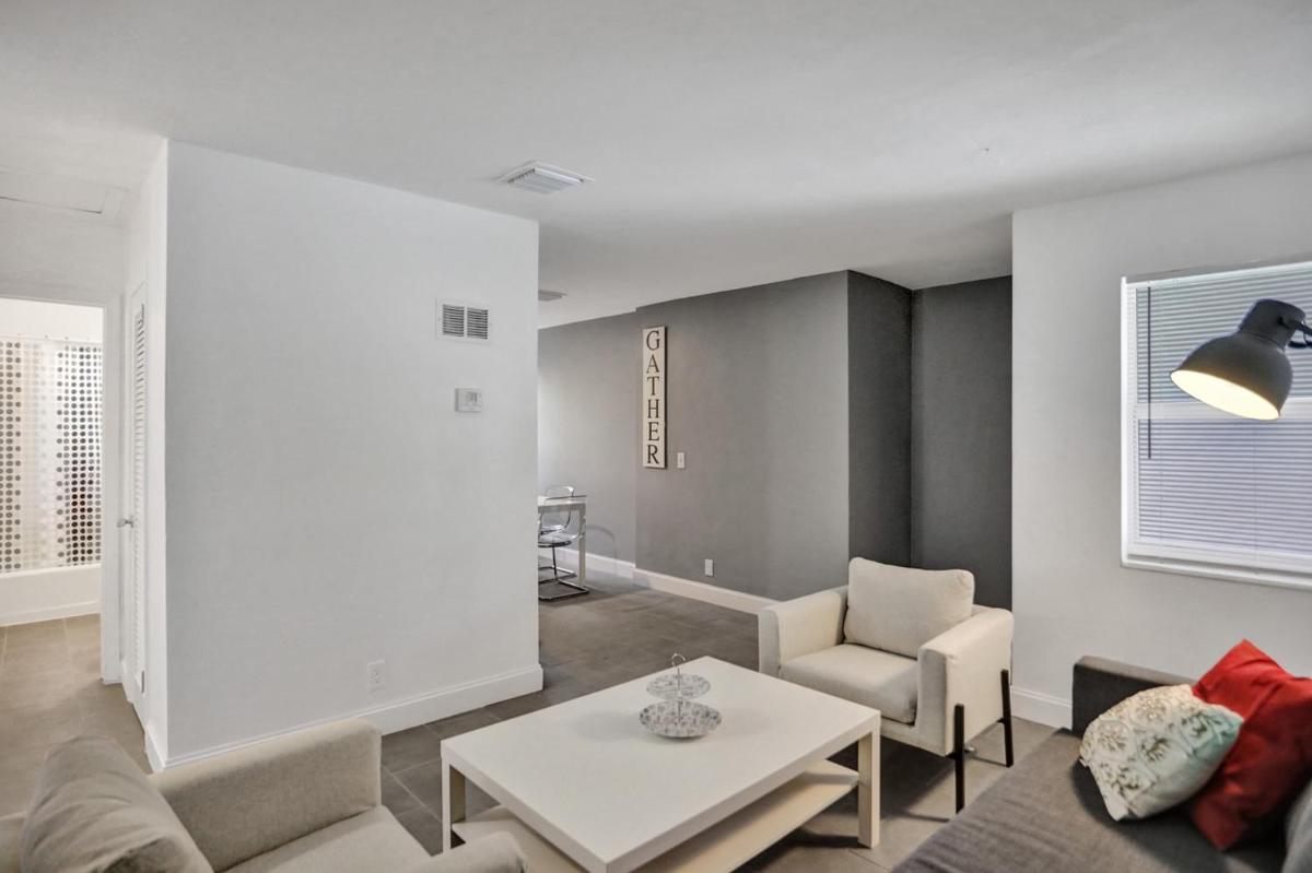2Bd Holiday Retreat West Palm Beach Art Scene - Housity