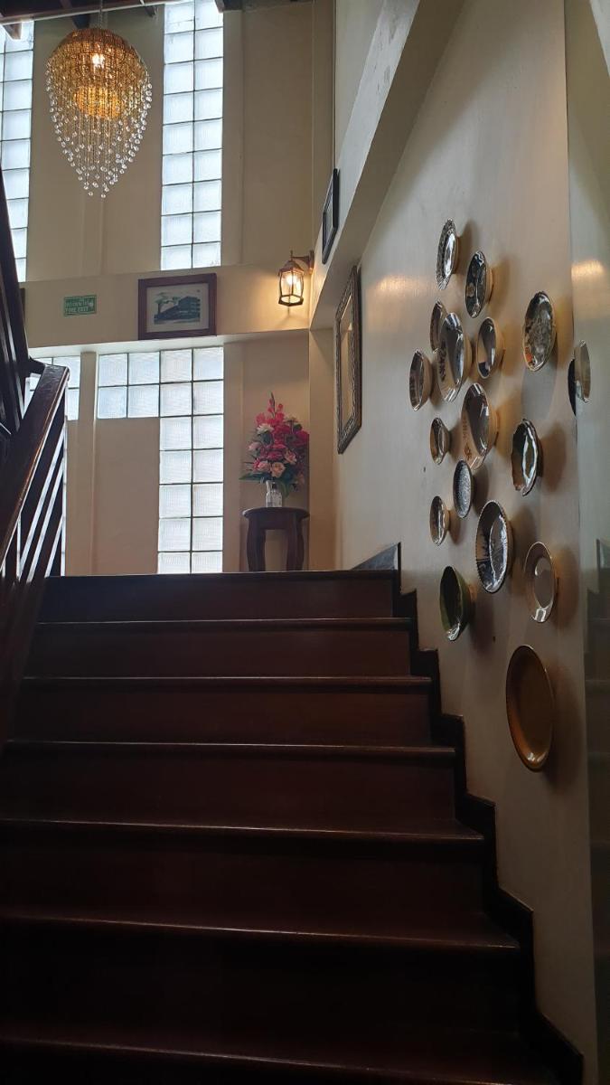 Thunyaporn Hostel - Housity
