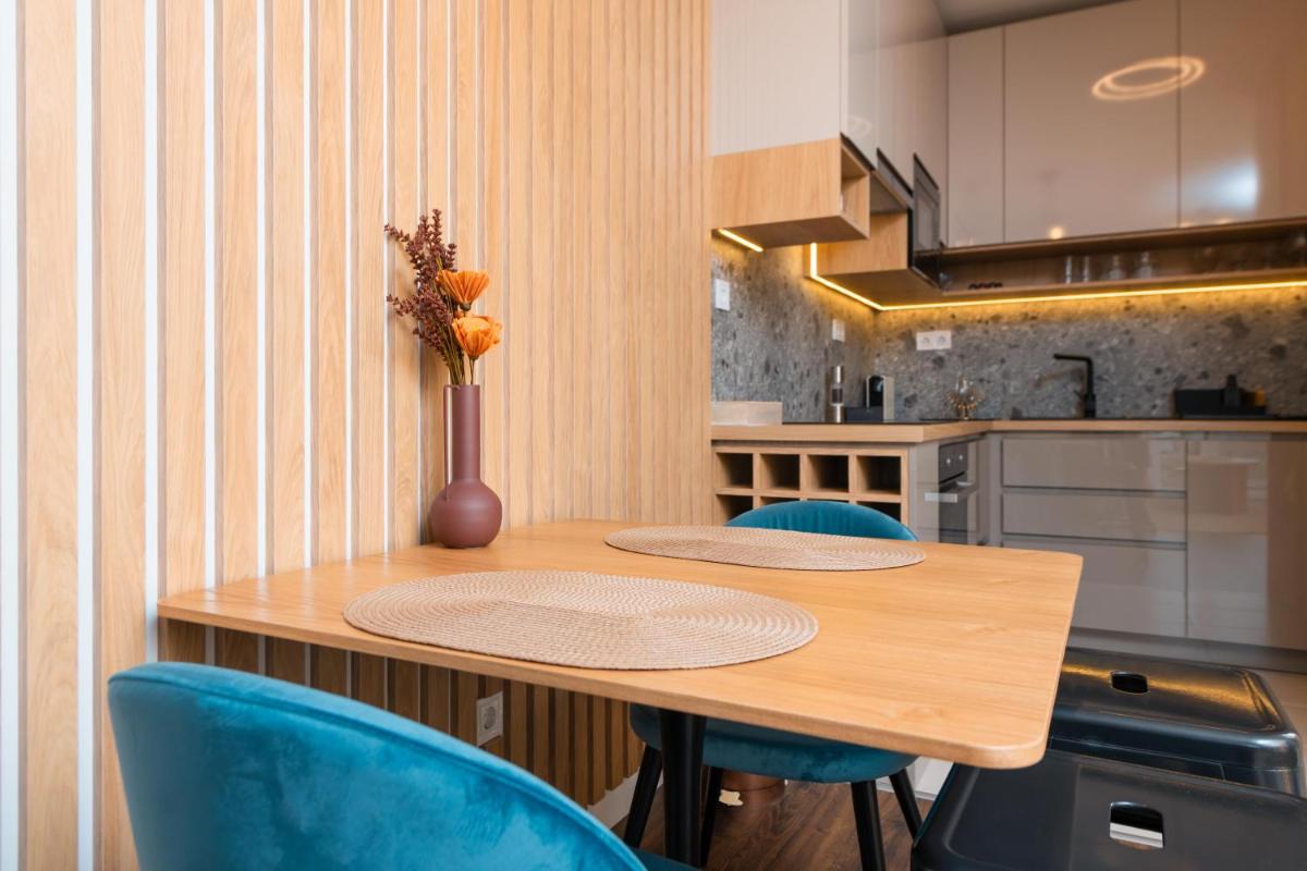 WaterFront City Apartments by UrbanRent - Housity