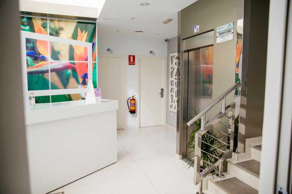 Apartahotel Énfasis-Group - Housity