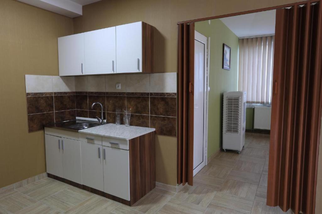 Hotel Saradis - Hizvo