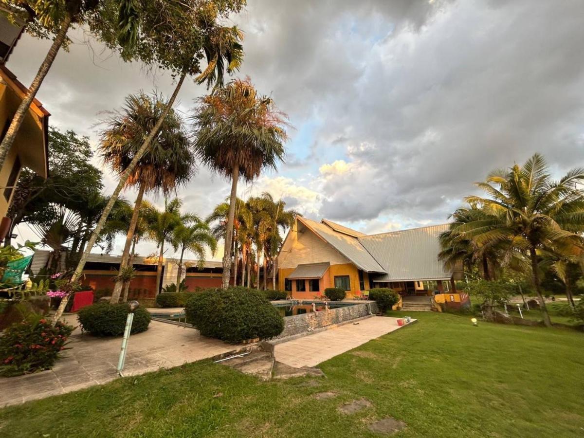 Petpumok Wangnamkhiao Hotel - Housity
