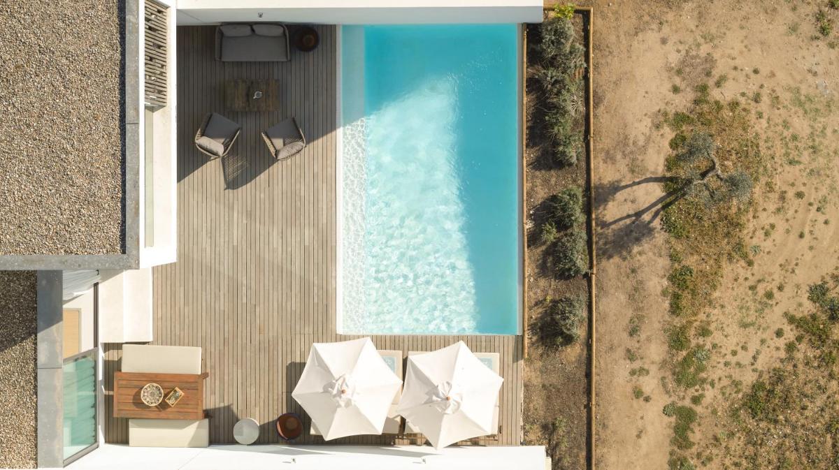 A piscina em ou perto de Octant Evora