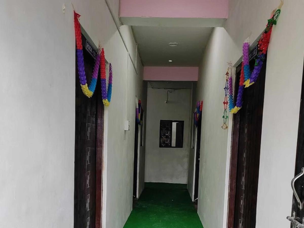 OYO Hotel Diamond - Housity