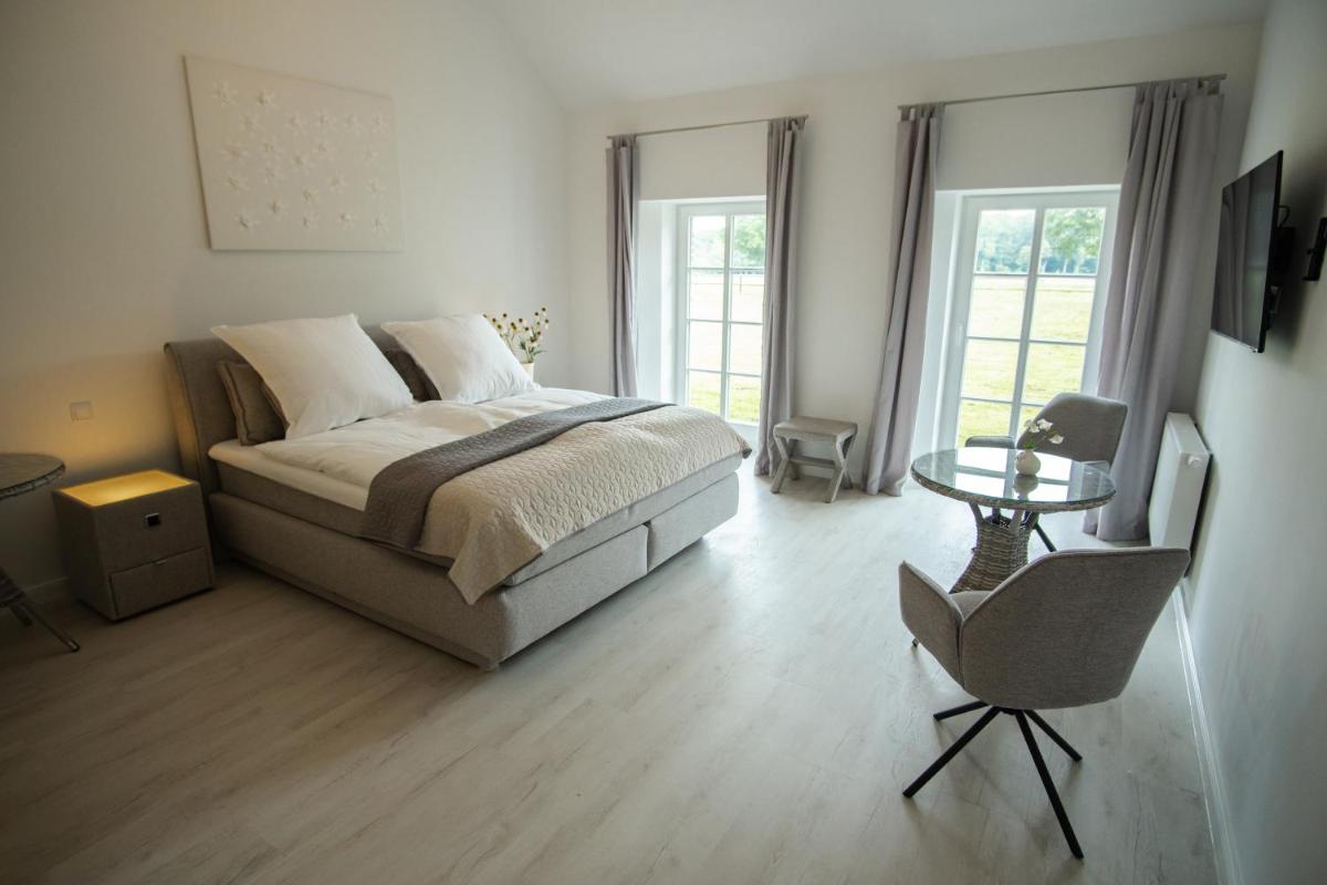 Landgut Rastede Hostemost - Housity