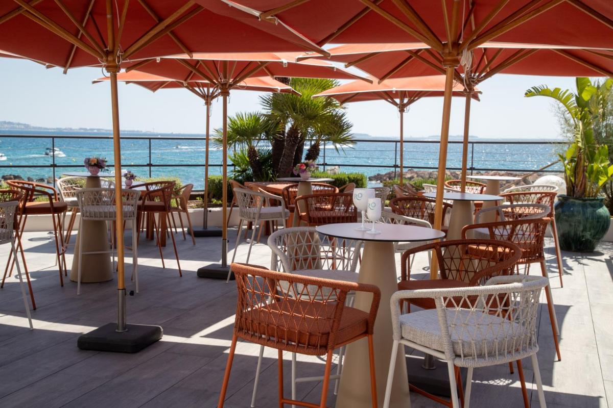Vue générale sur la mer ou vue sur la mer prise depuis l'hôtel